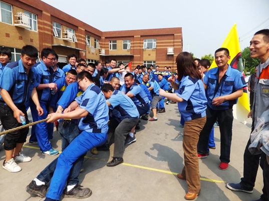 2015.04 凝人心、聚士氣春季拔河比賽火熱進(jìn)行